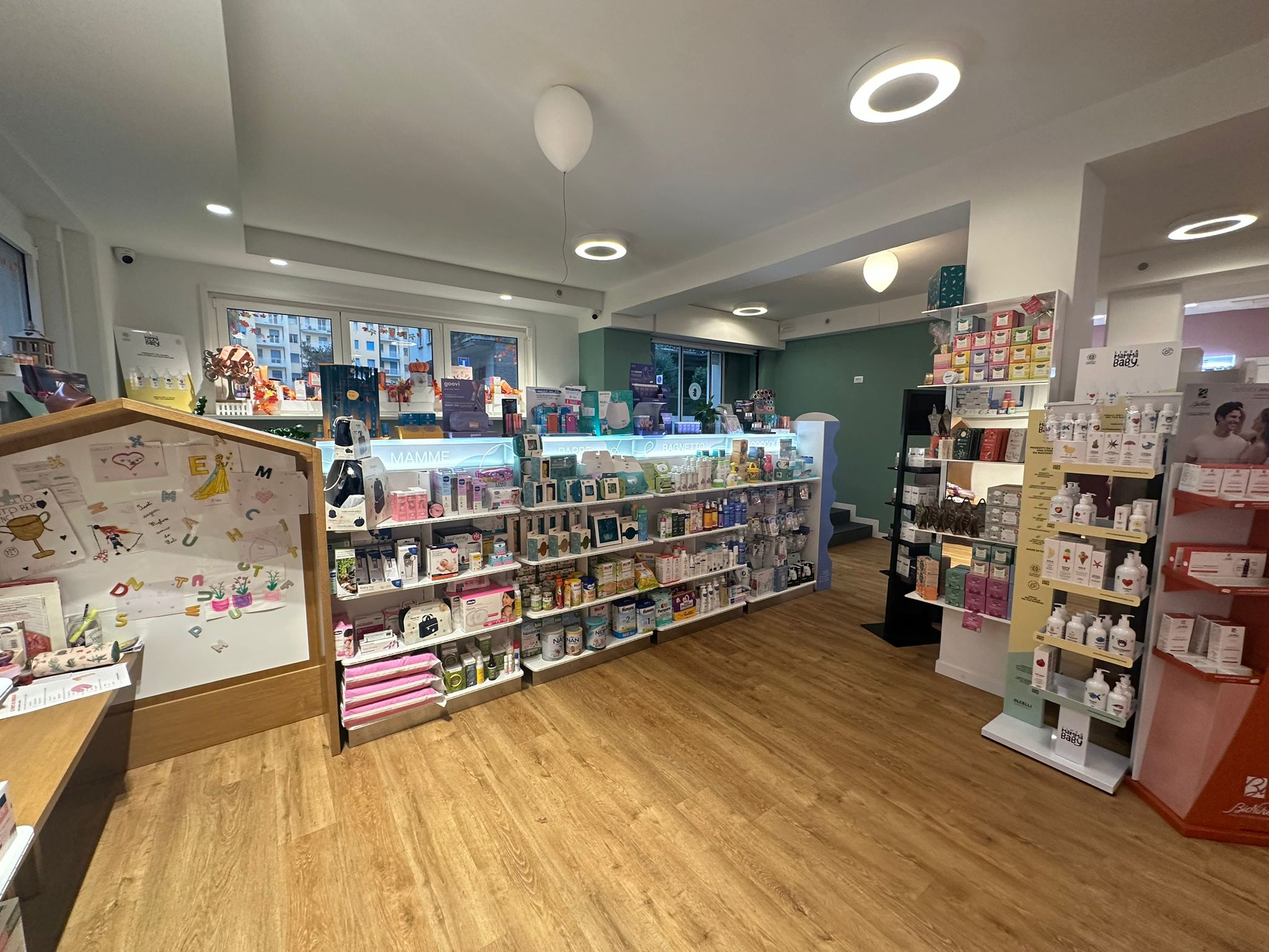 Area dedicata ai bambini nella parafarmacia di via Mantova a Brescia
